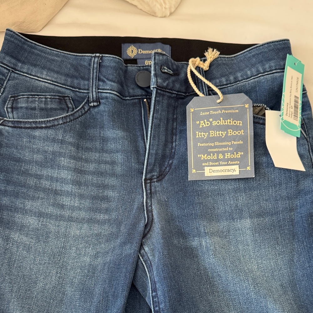 Democracy Blue Wash Itty Bitty Boot Jeans Petite